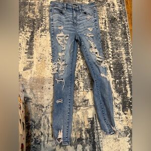 Women’s American Eagle skinny jeans